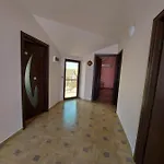 Dalila Villa *