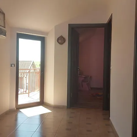 Dalila Villa *